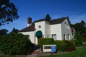 Dr. Snyder office exterior in Salem OR