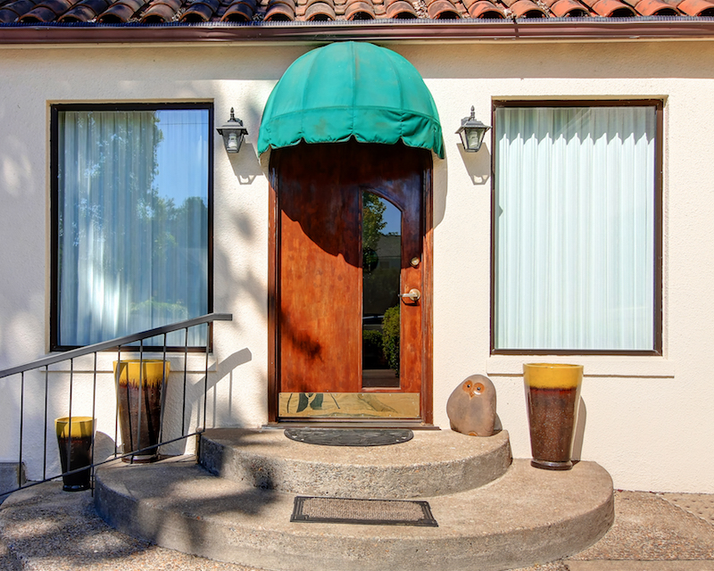 Snyder Family Dentistry Office entrance in Salem OR
